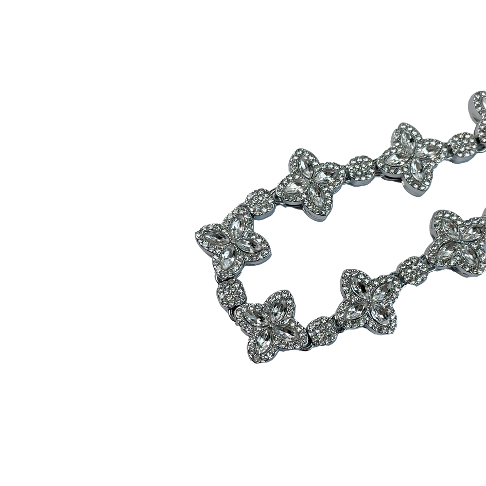  Diamond Bloom bracelet | دستبند فول نگین گل چهار برگ 